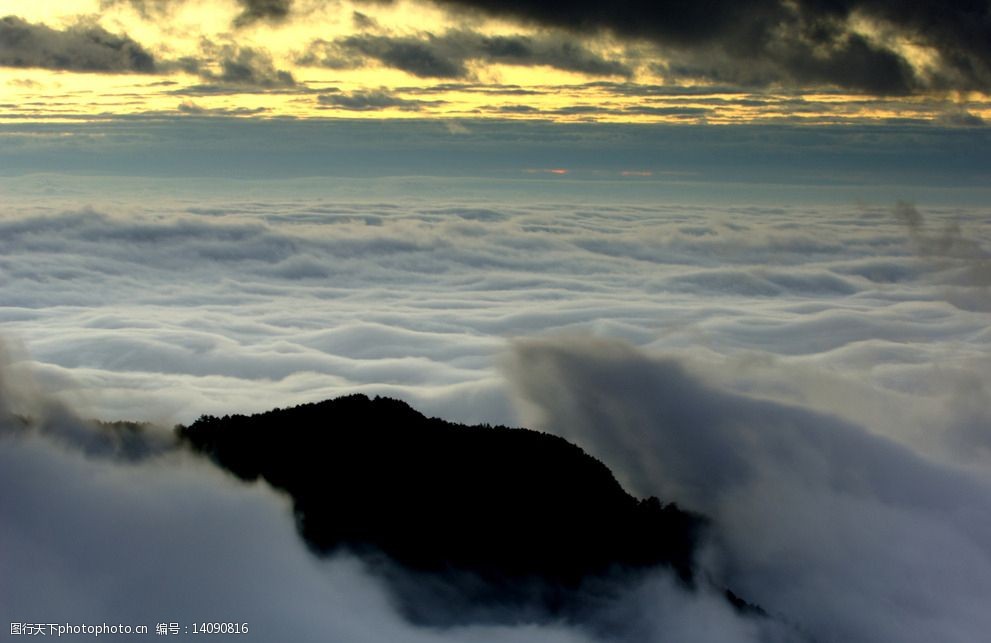 白云 地平线 悠闲 休闲 健康 环保 山峰 云雾 摄影 自然景观 自然风景