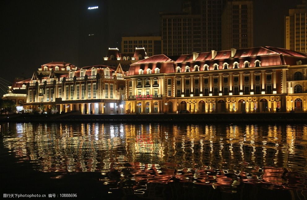 天津津湾广场夜色图片