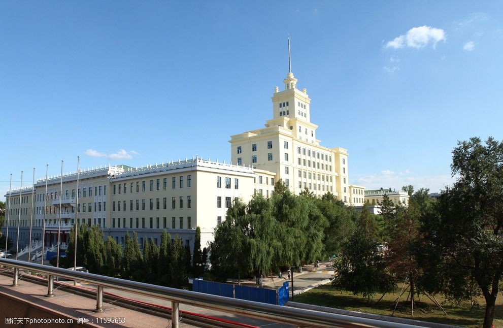 关键词:黑大主楼 黑龙江大学 黑大校园风景 黑大风景 黑大 摄影 建筑