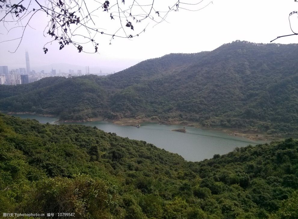 关键词:梅林水库一角 梅林水库 深圳 水库 湖心岛 塘朗山 城市轮廓