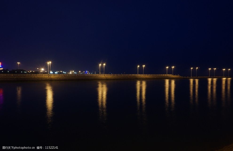 日照海边夜景图片