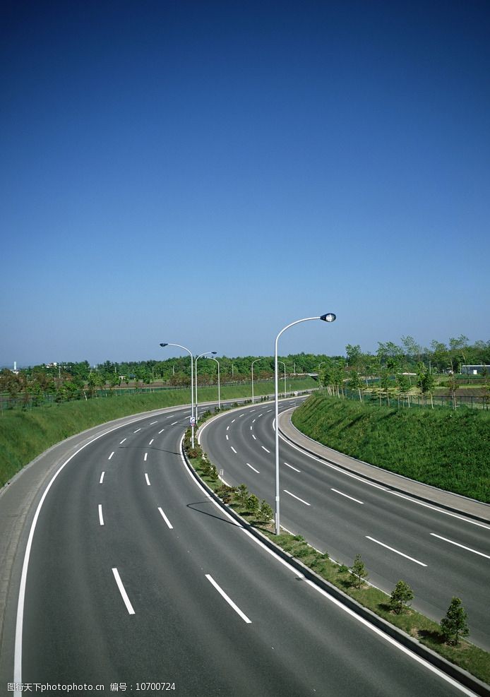 关键词:道路与景色 道路 景色 马路 高速公路 道路风景 摄影 自然景观