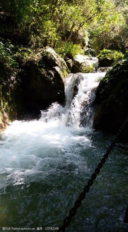 关键词:河流 小溪 深谷小溪 旅游风光 山川河流 摄影 自然景观 山水