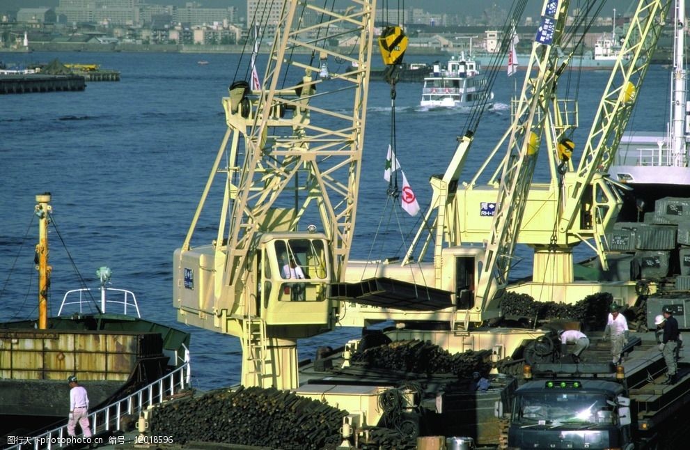 关键词:轮船 运输 海洋 交通 交通工具 摄影 现代科技 72dpi jpg