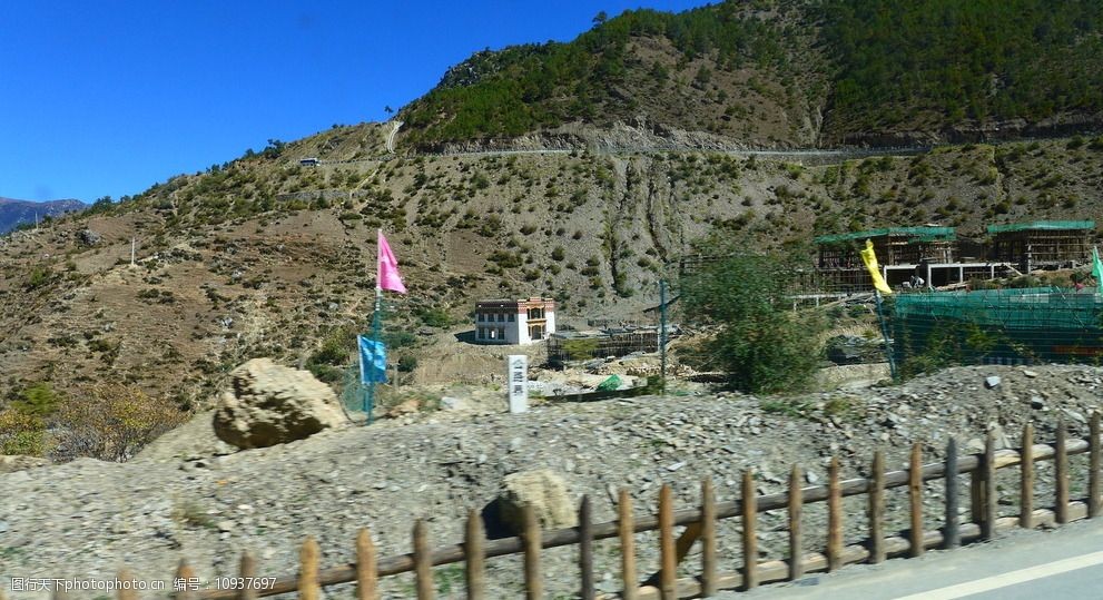 稻城亚丁仁村图片