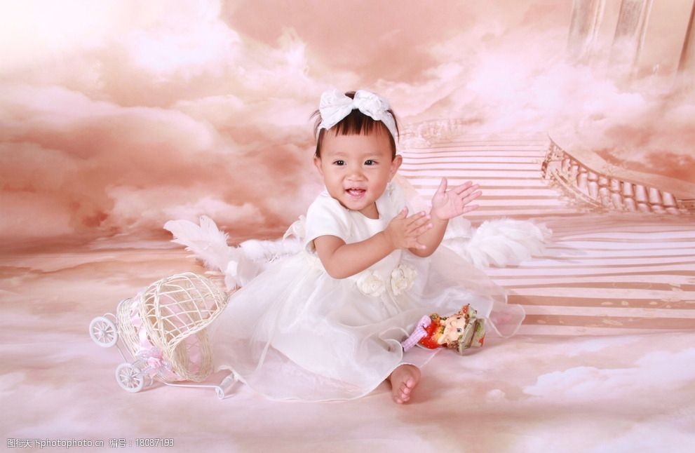 一岁宝宝写真小天使图片