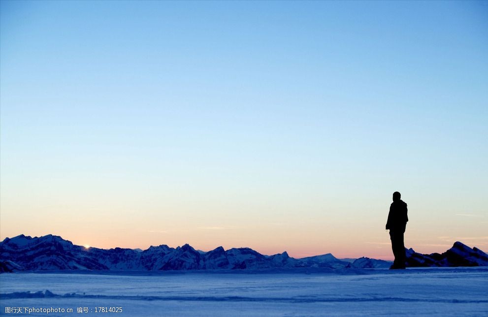 关键词:山脉 放松 剪影 逆光 男人 男性 夕阳 摄影 人物图库 男性男人