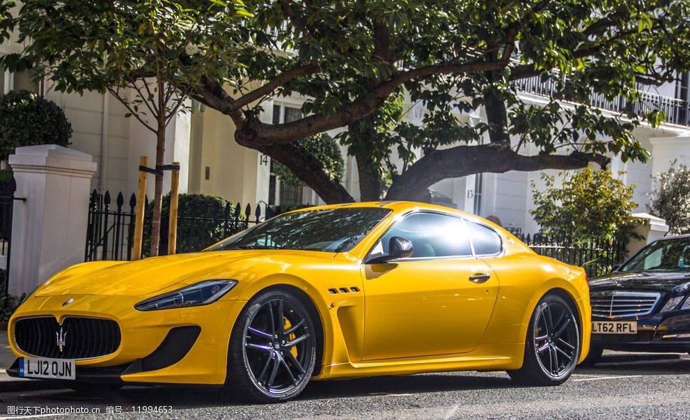 玛莎拉蒂汽车-黄色图片