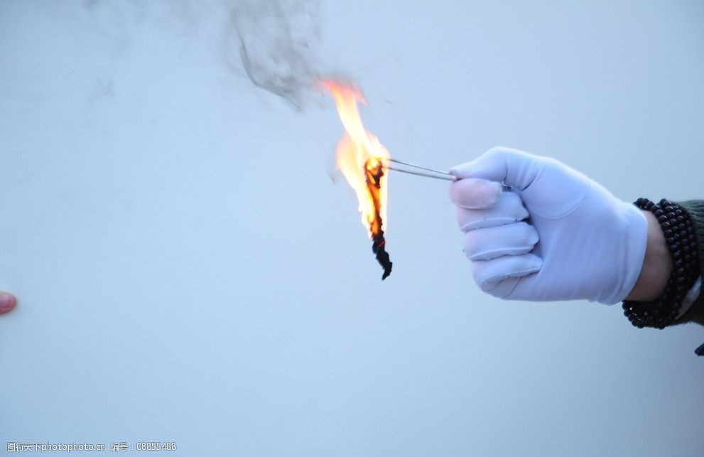 布料燃烧实验素材图片