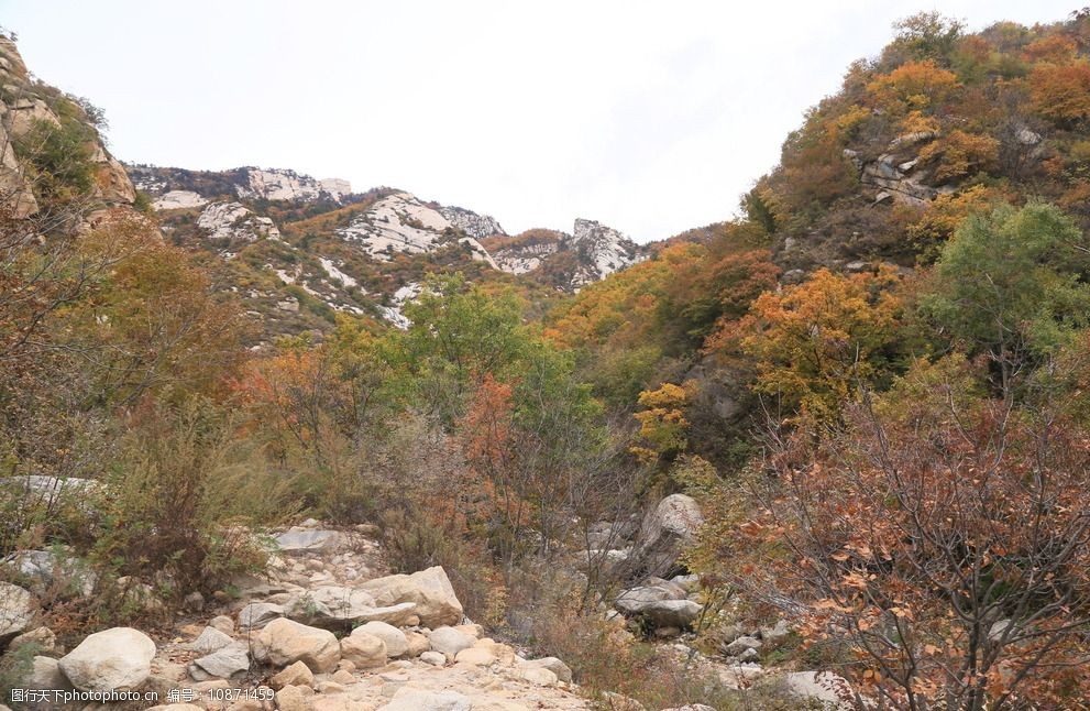 關鍵詞:雲蒙山 風景優美 最美景觀 明媚風光 高清美景 樹木 山石 天空