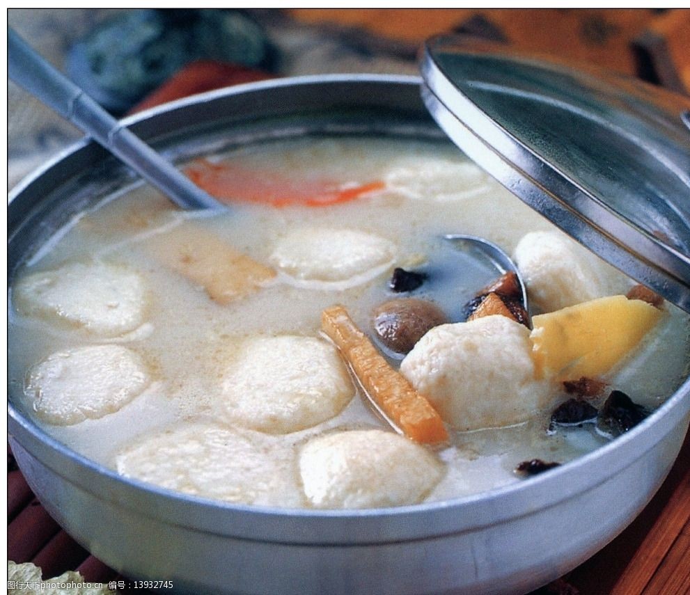 砂锅什菌鱼腐图片