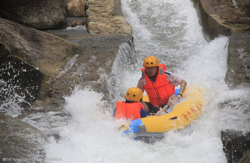 广西防城港金沙水漂流图片