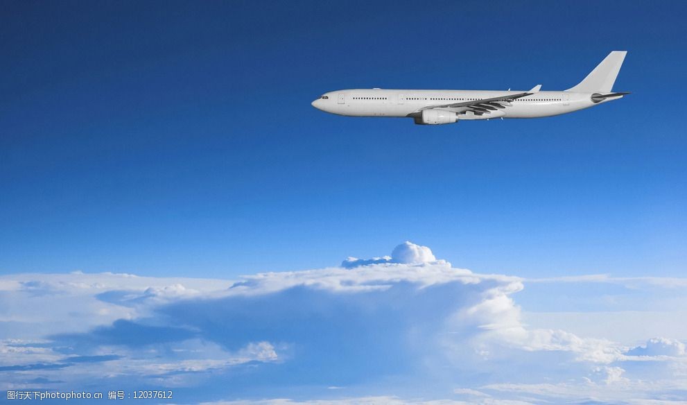关键词:云上客机 客机 飞机 蓝天 白云 交通工具 摄影 现代科技 72dpi