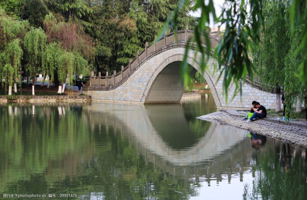 关键词:成都大学 建筑 风景 校园 环境 桥 摄影 建筑园林 其他 72dpi