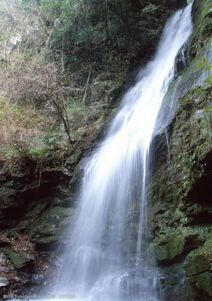 瀑布高山流水圖片