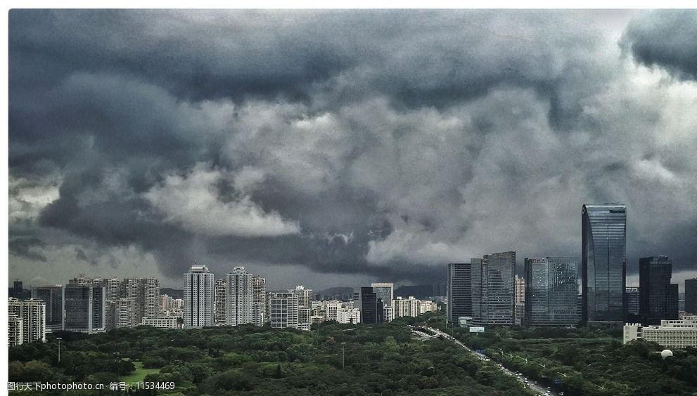 深圳暴雨前夕圖片