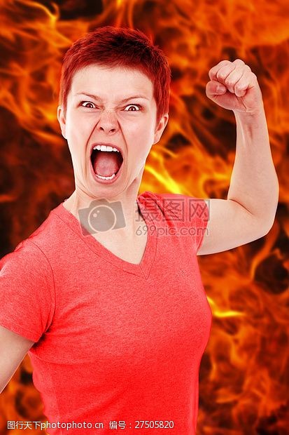 愤怒的年轻女子