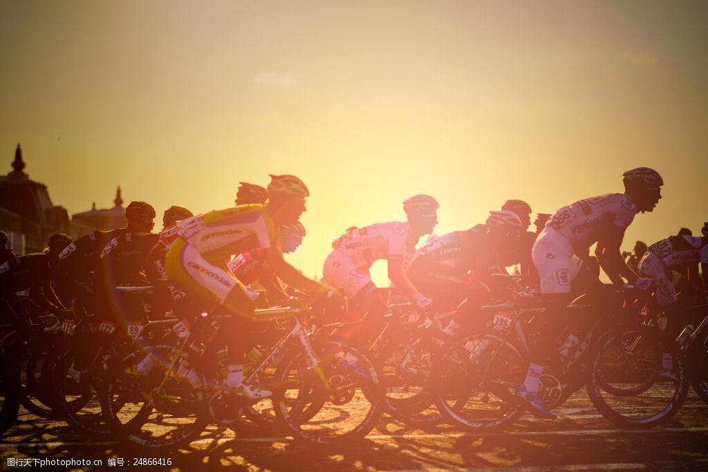 关键词:一群人在进行自行车比赛 自行车 背景 壁纸 桌面屏保     黄色