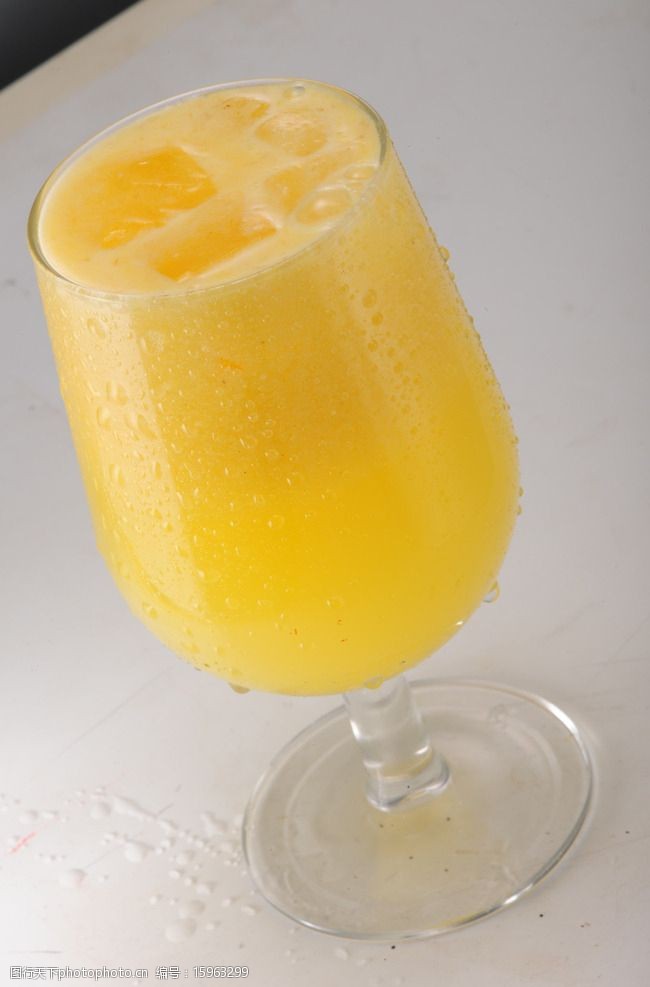 百香果榴莲汁图片