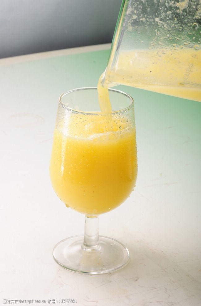 百香果榴莲汁图片